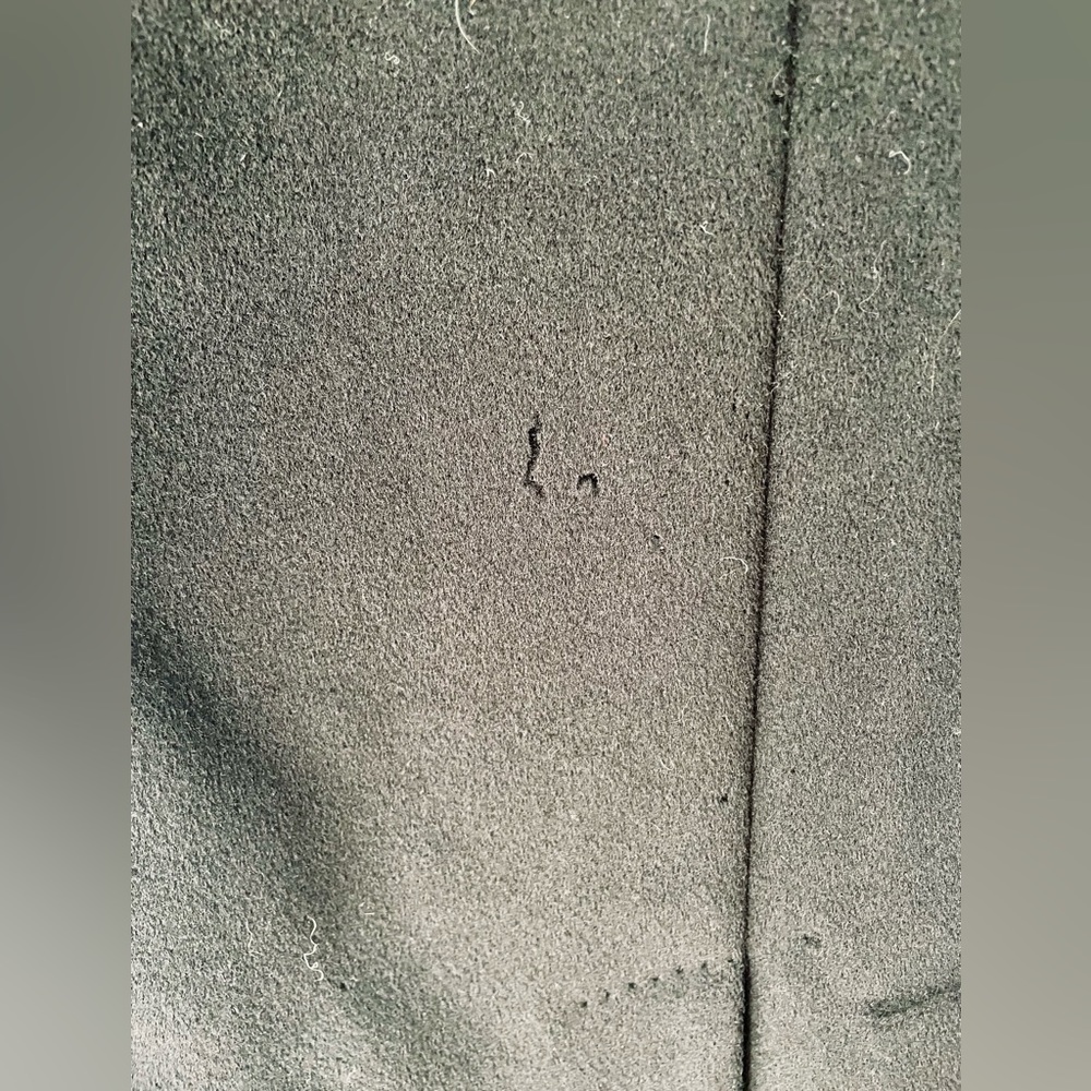 Max Mara Black Wool Cashmere Coat Size 34 (Italian) - Vintage, some damage. - Picture 8 of 8